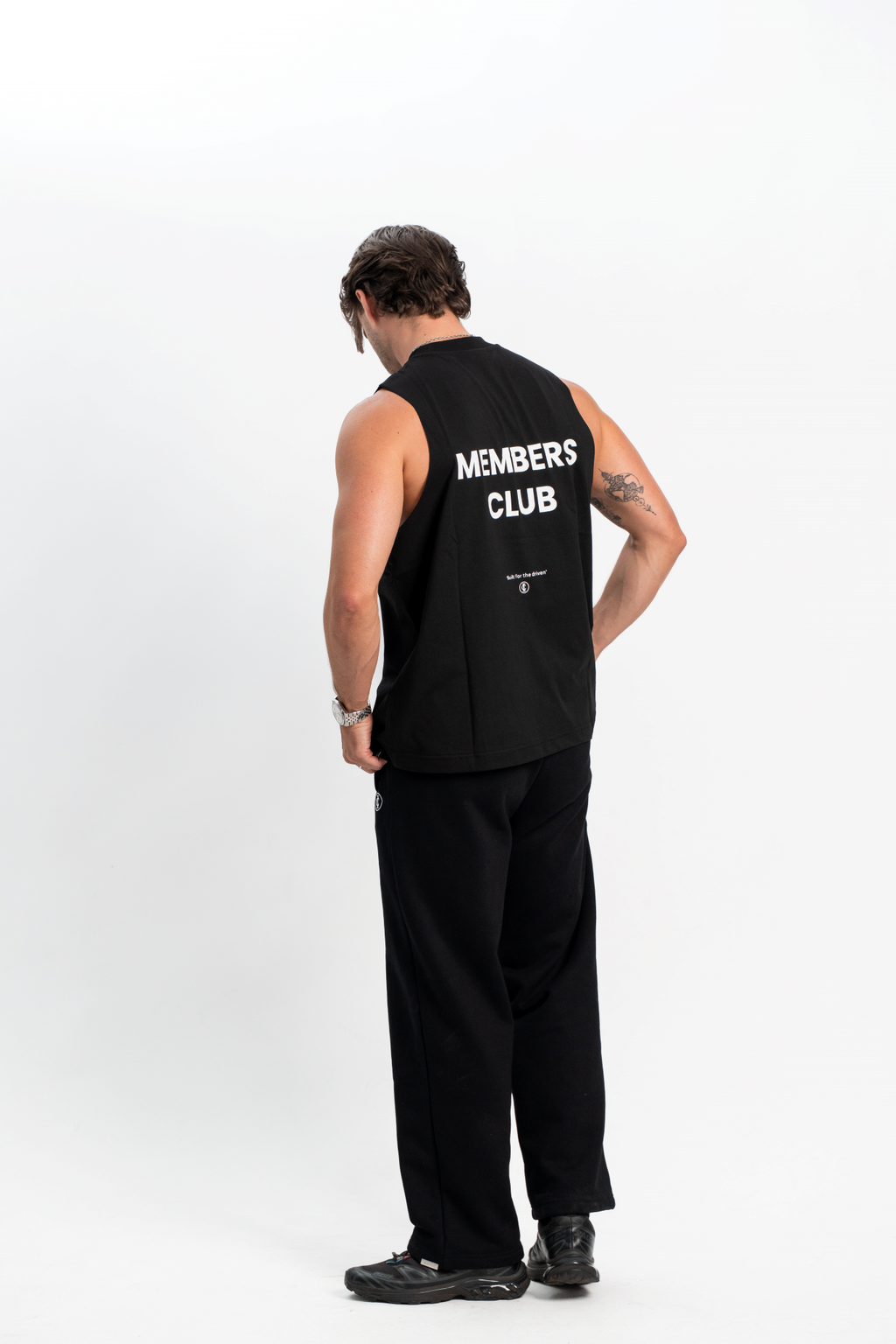 { IC MEMBERS CLUB T }
